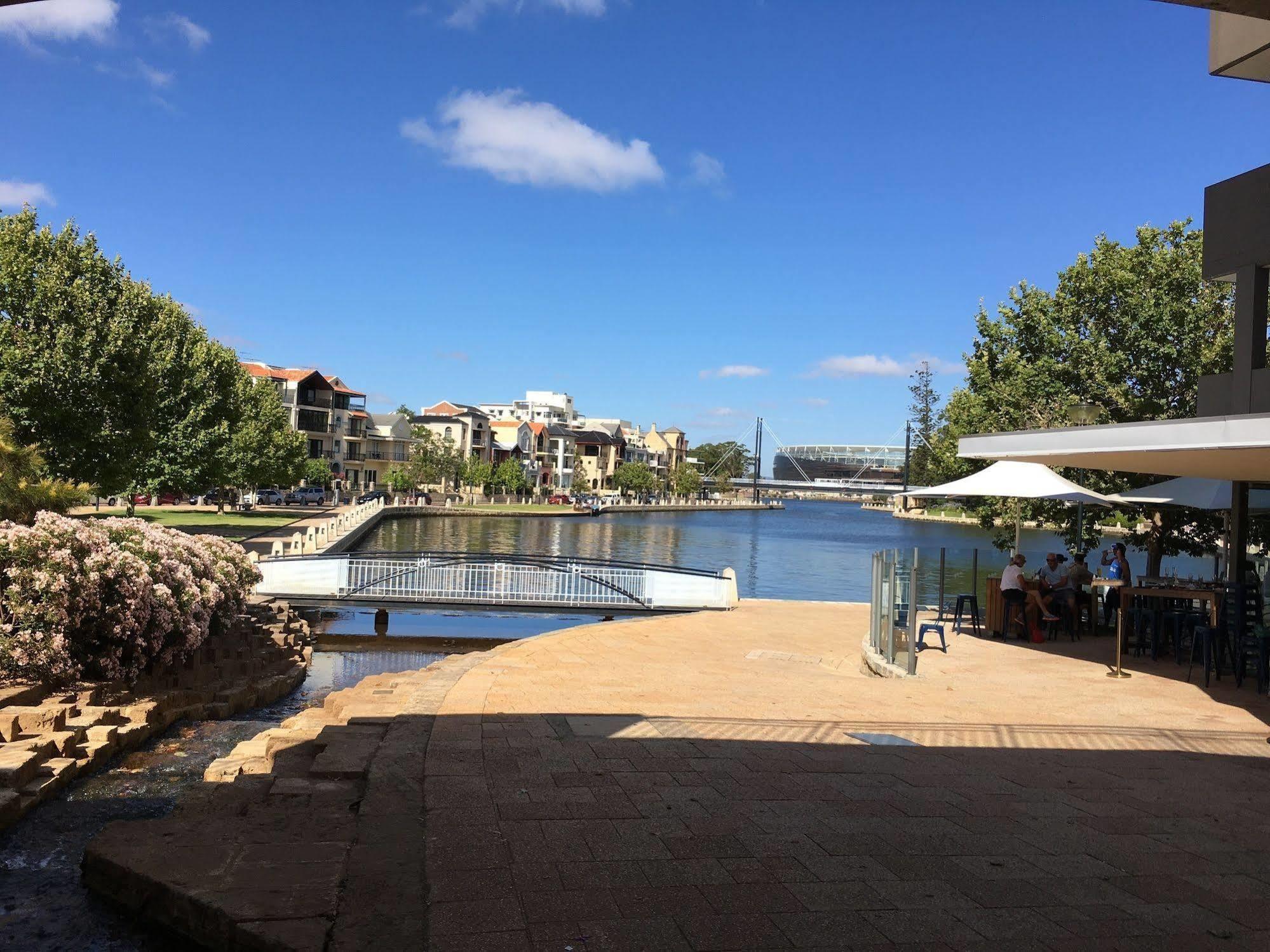 Regal Apartments Perth Luaran gambar