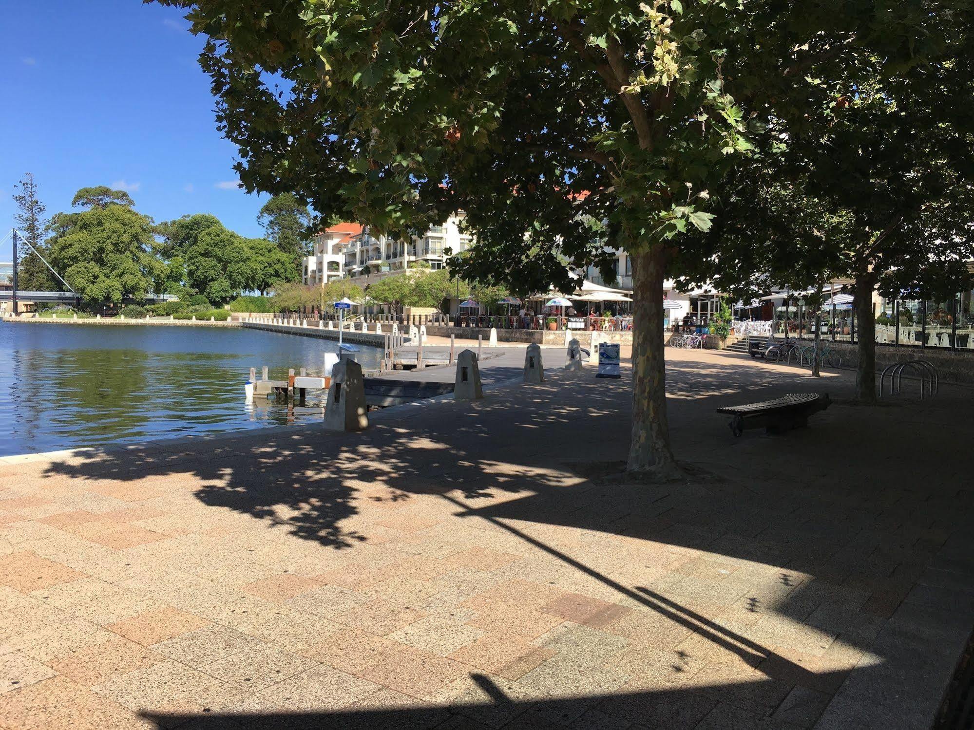 Regal Apartments Perth Luaran gambar