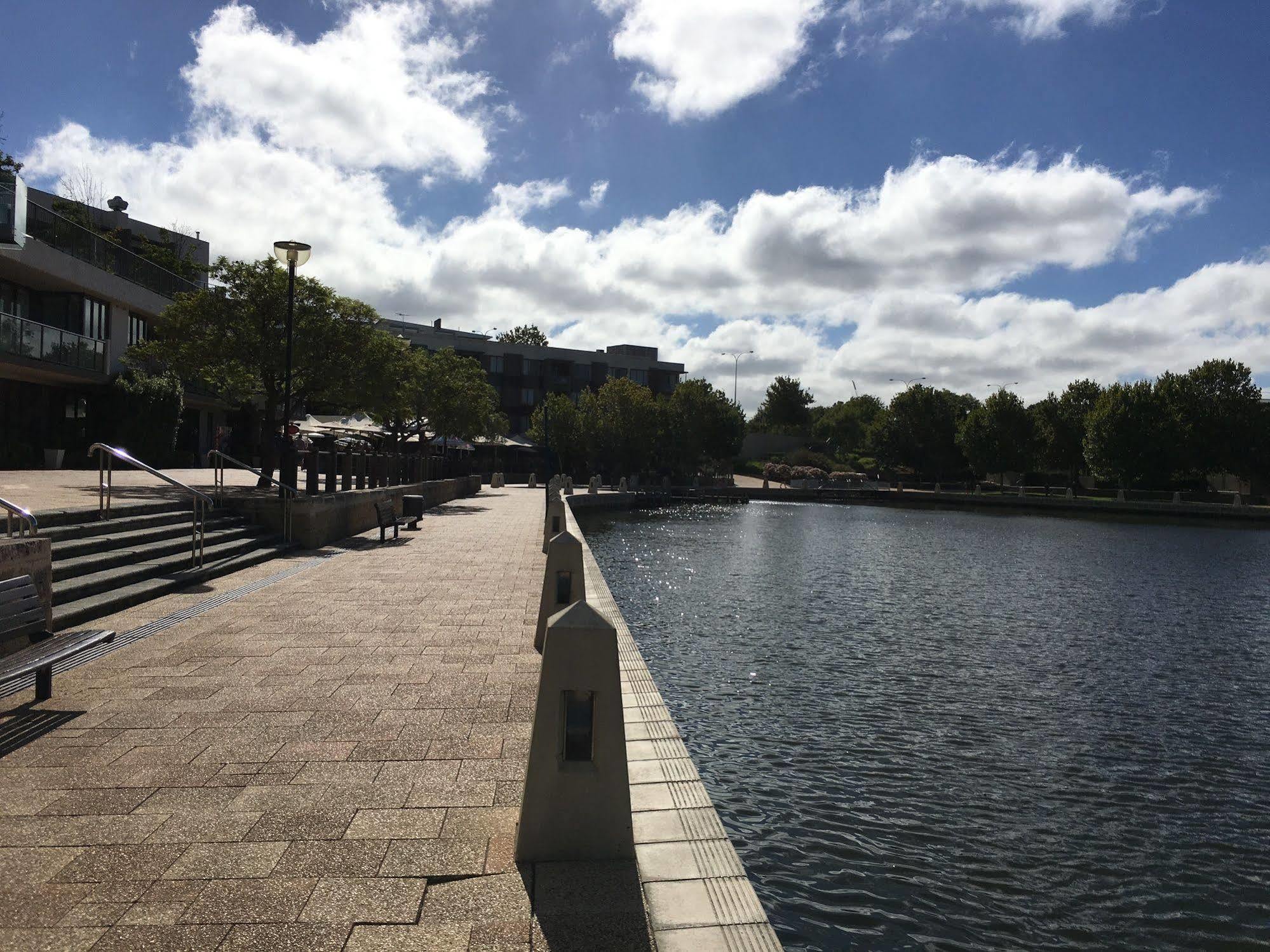 Regal Apartments Perth Luaran gambar
